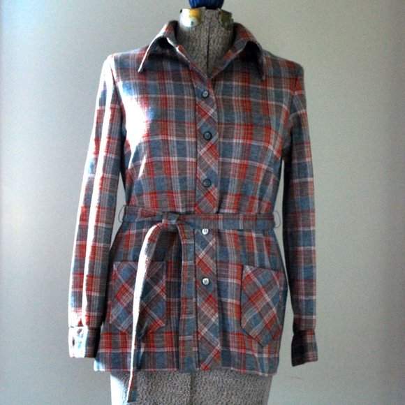 Grey and red belted plaid sweater - Picture 3 of 7